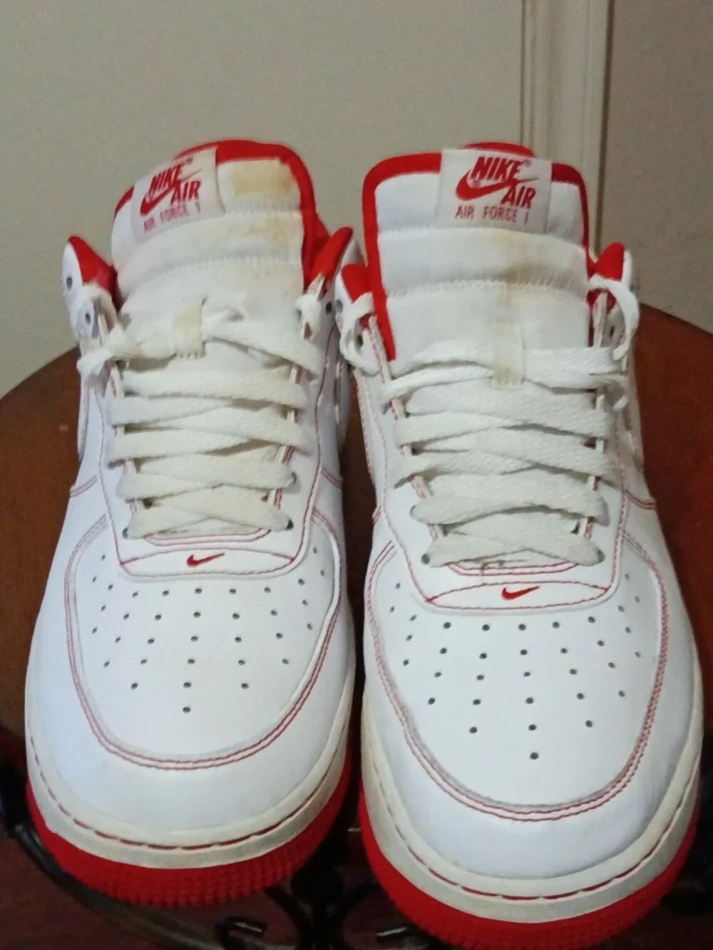 Nike Air Force 1 Sneakers Mens Size 11 US White University Red Shoes CV1724-100
